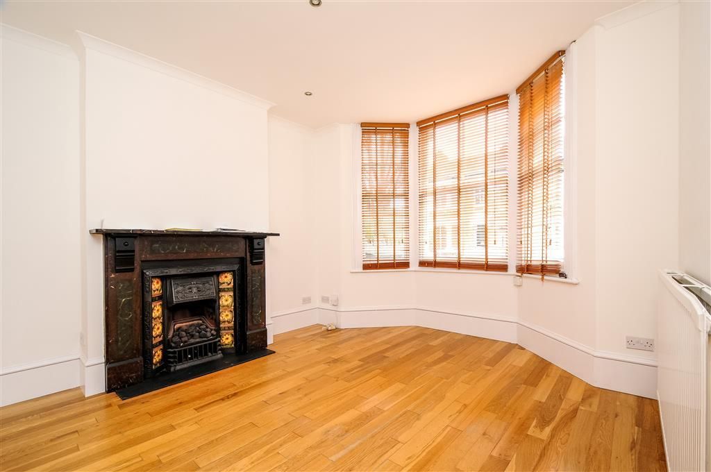 Property photo 3 of 10 Living Room