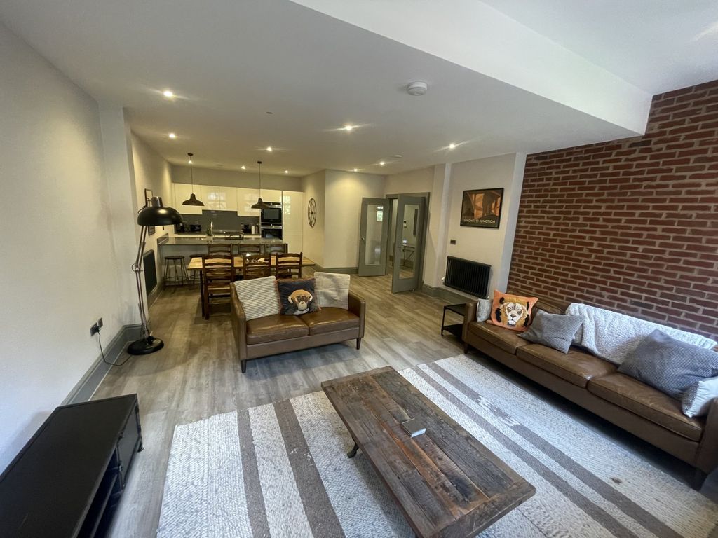 Property photo 2 of 10 Living Room