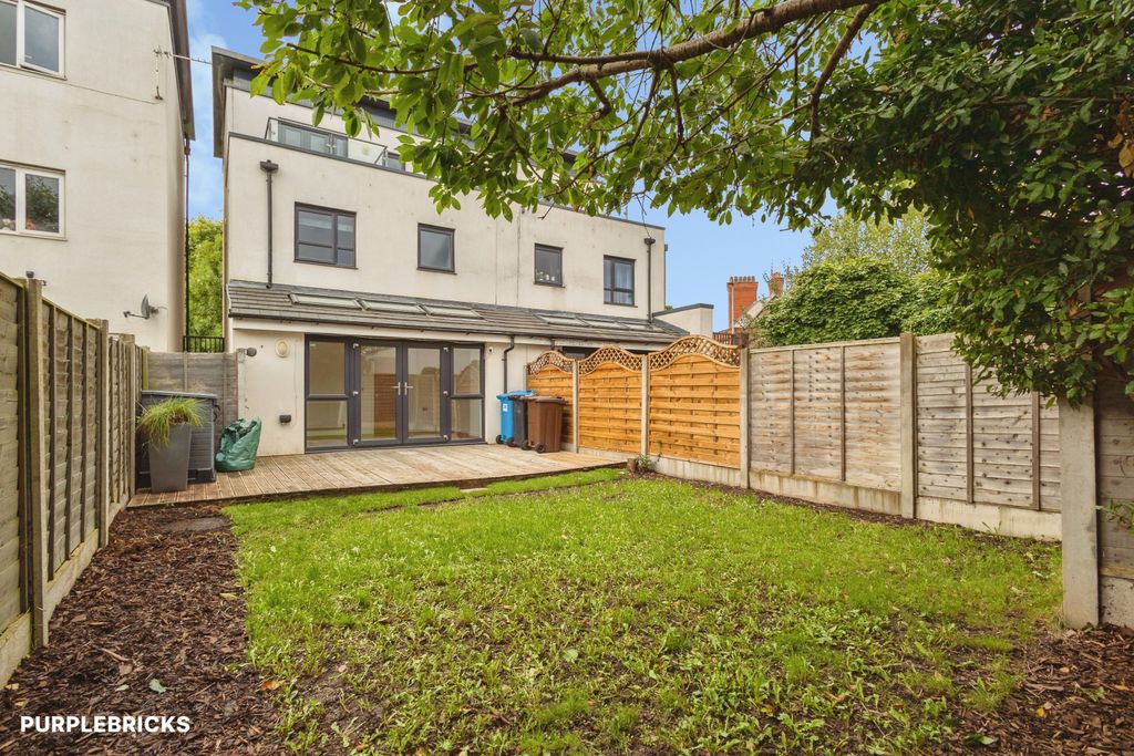 Property photo 2 of 36