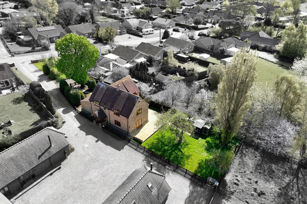 Property photo 2 of 37