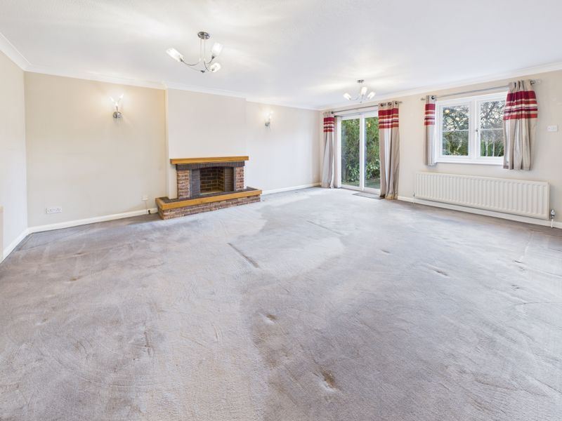 Property photo 2 of 32 Living Room