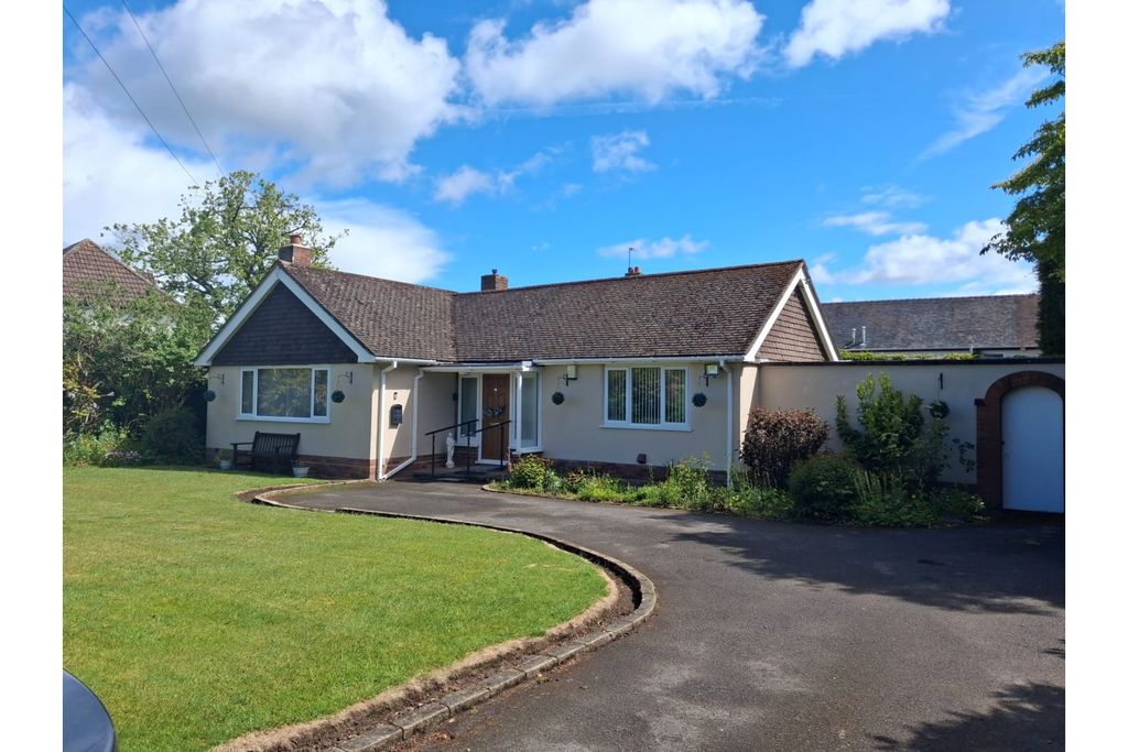 Property photo 2 of 19