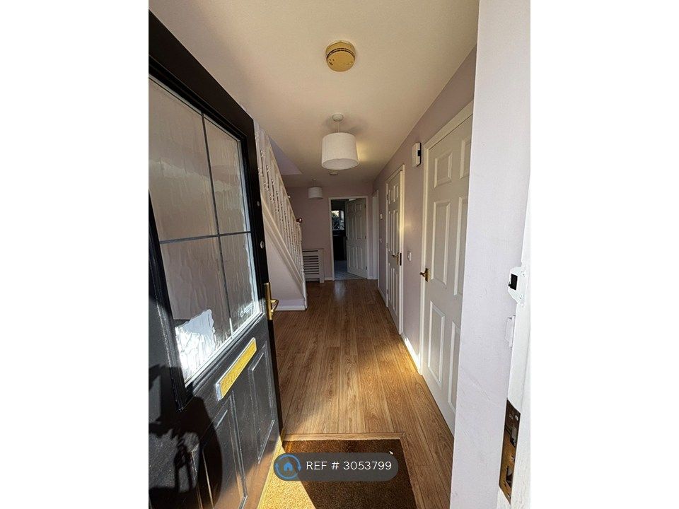 Property photo 2 of 20 Entrance Hall (Entry)
