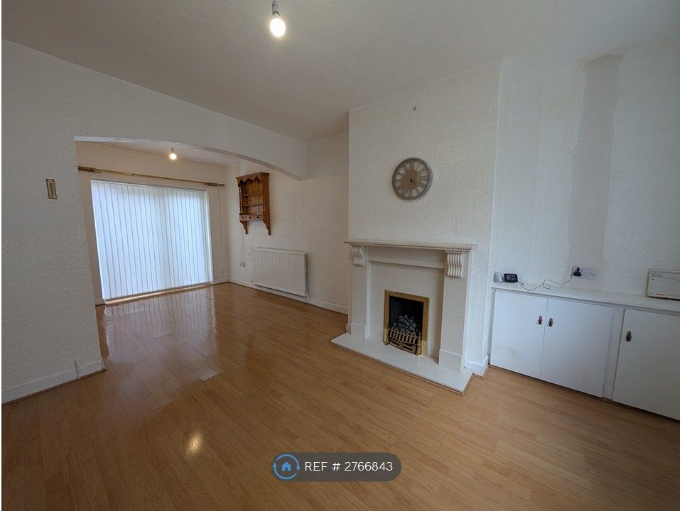 Property photo 2 of 28
