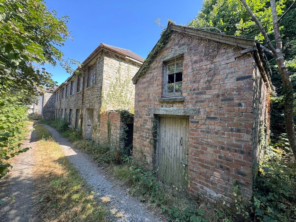 Property photo 1 of 31