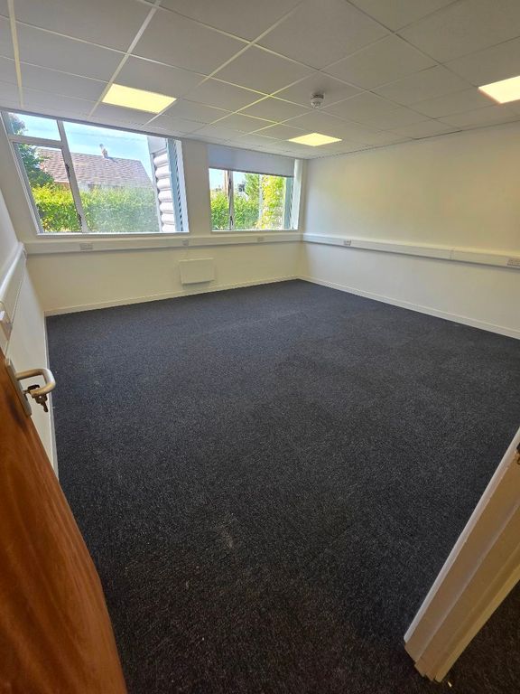 Property photo 1 of 2
