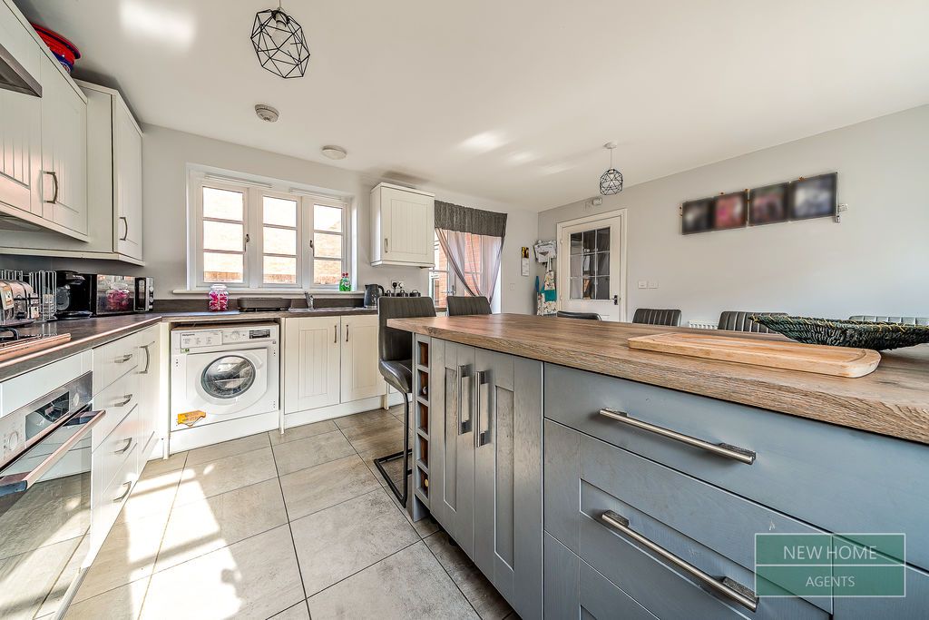 Property photo 3 of 20 Photo 12