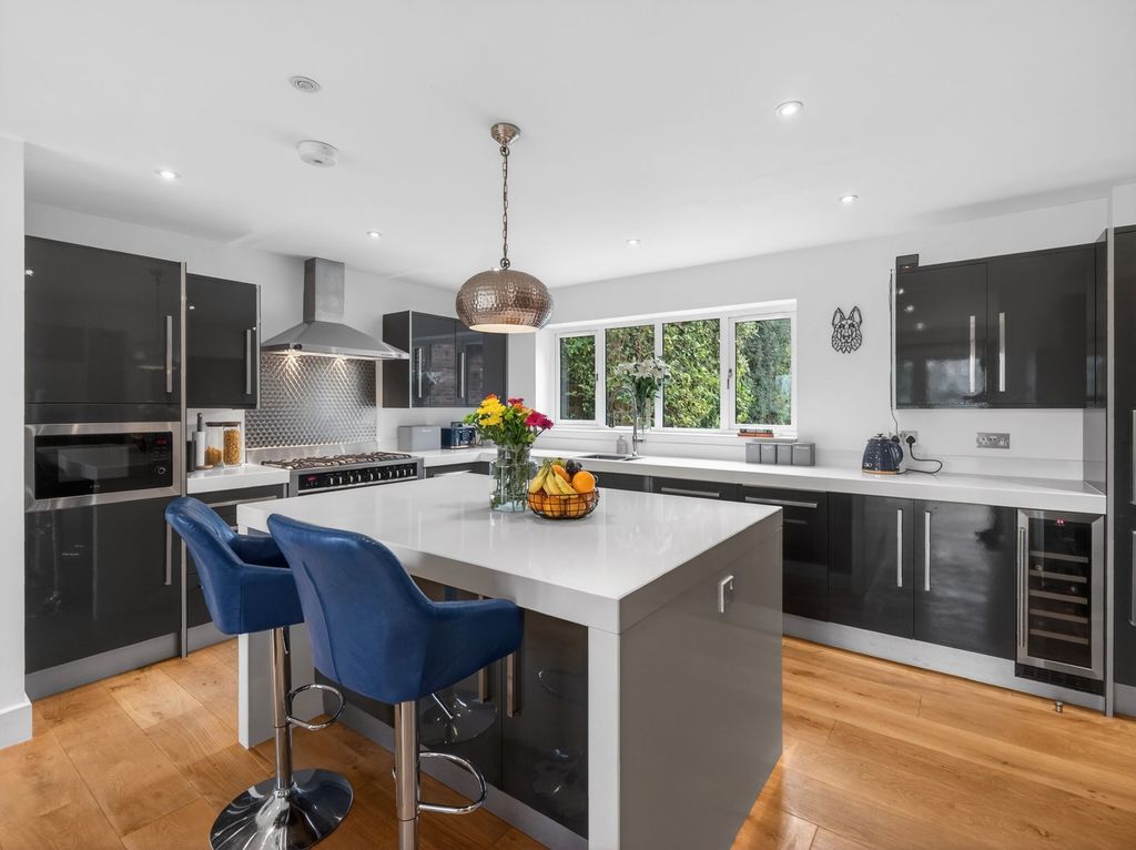 Property photo 2 of 23 Kitchen