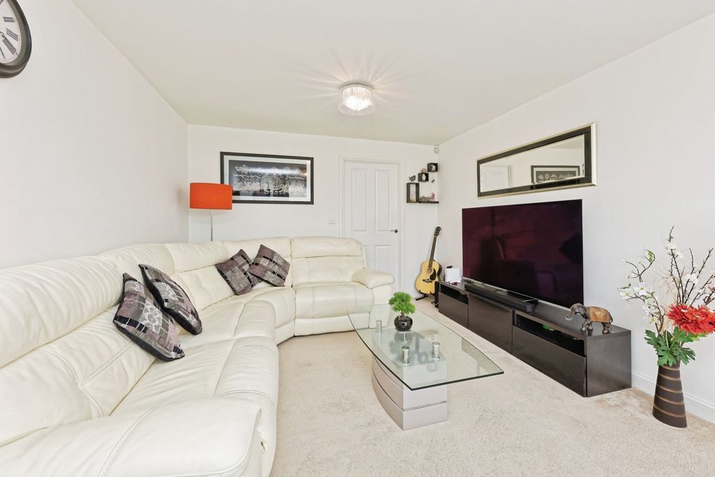 Property photo 2 of 20 Pbox-Img.Jpg