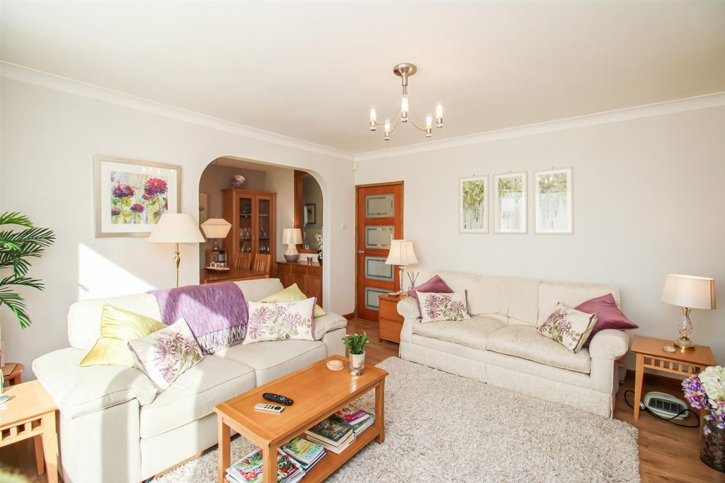 Property photo 3 of 18