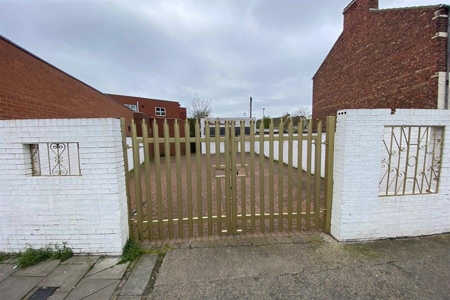 Property photo 2 of 9 Kings Road.Jpg