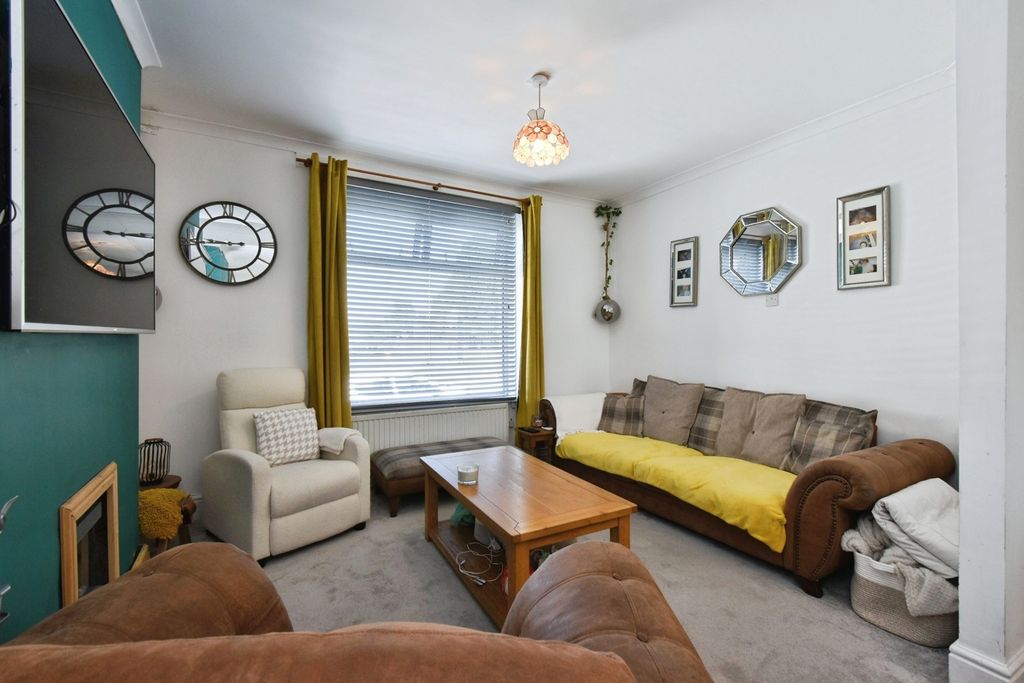 Property photo 2 of 17 Photo