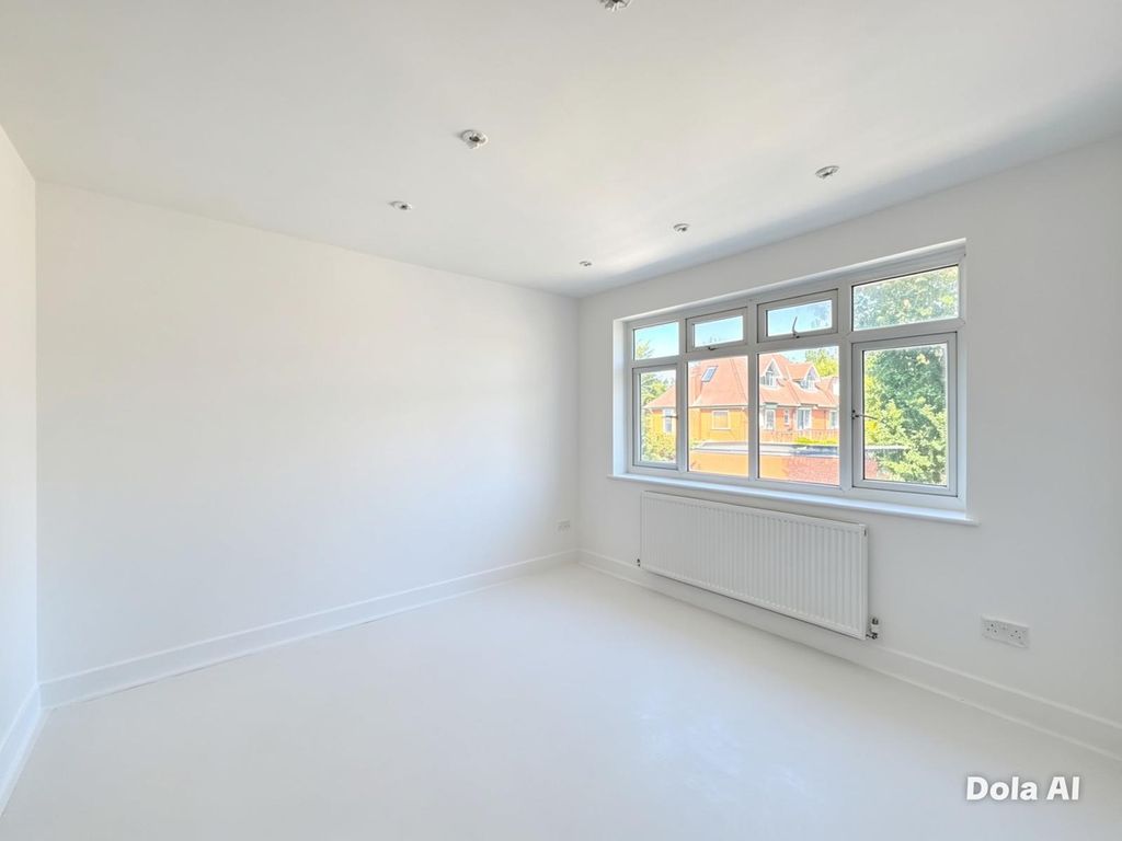 Property photo 2 of 4 35 Buck Lane (6)