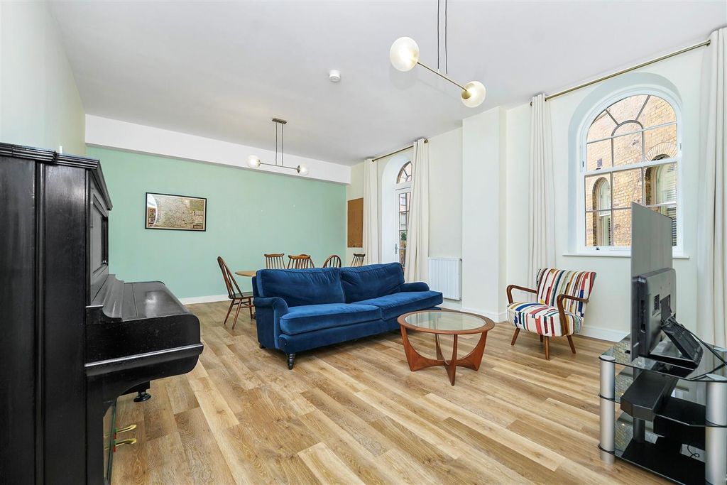 Property photo 2 of 16 Reception Room