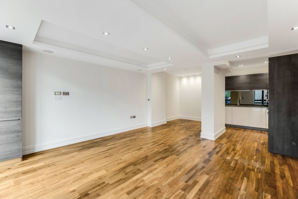 Property photo 1 of 12 Picture No. 02
