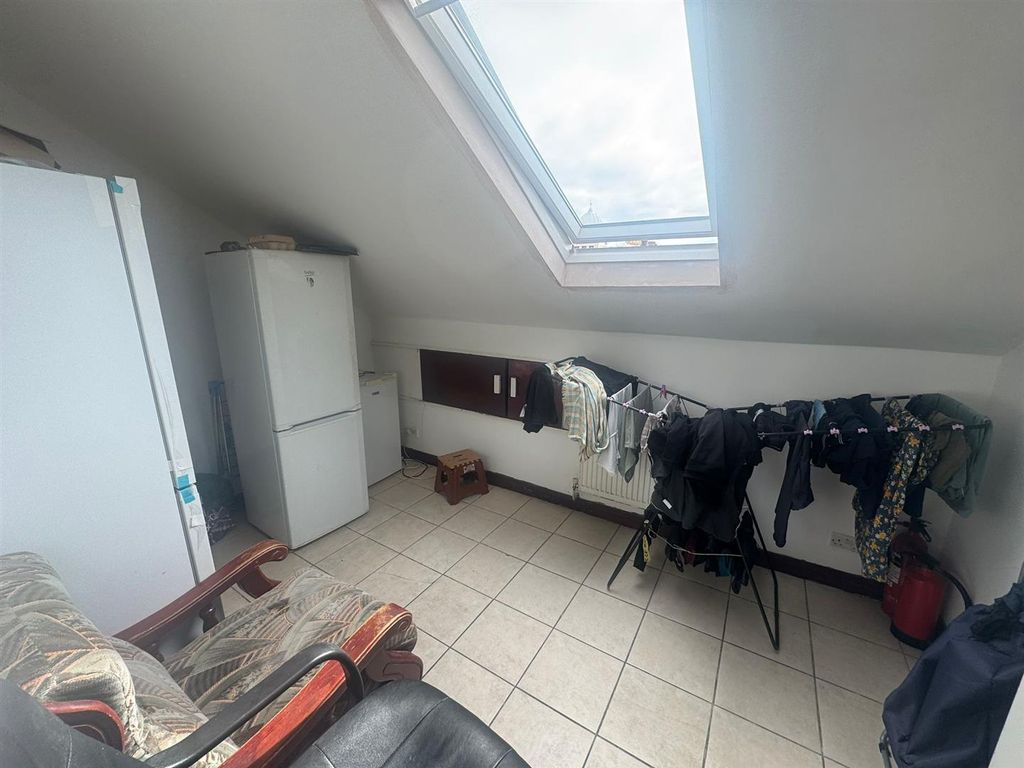 Property photo 3 of 5 c849Bf33-c8d7-4d38-Aec8-Afa5F561Aeb4.Jpg