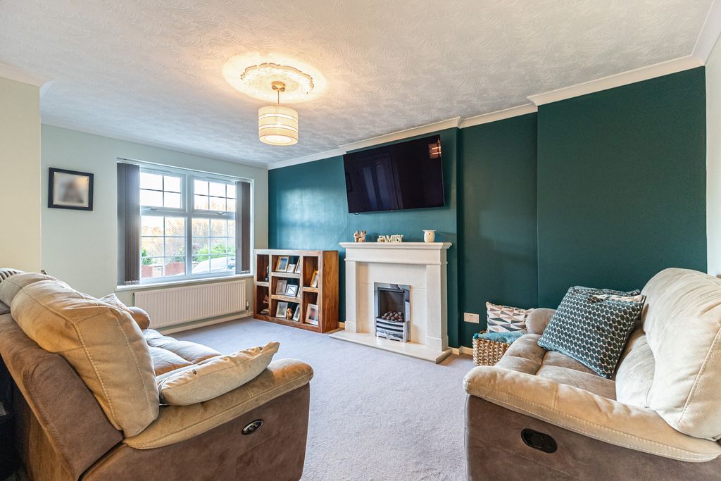 Property photo 3 of 18 Living Room