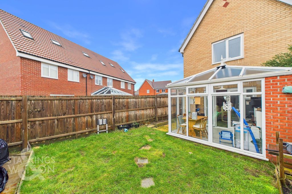 Property photo 2 of 19