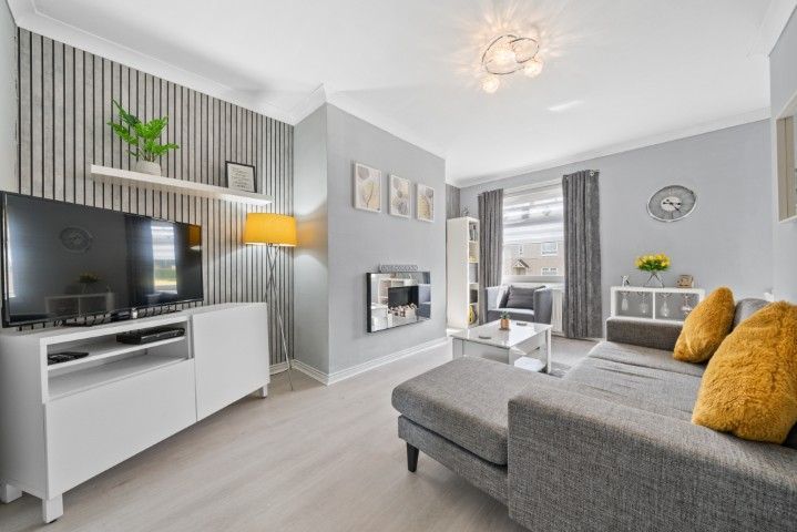 Property photo 2 of 25