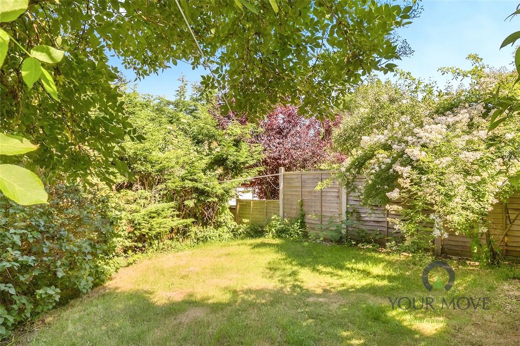 Property photo 2 of 8 Garden