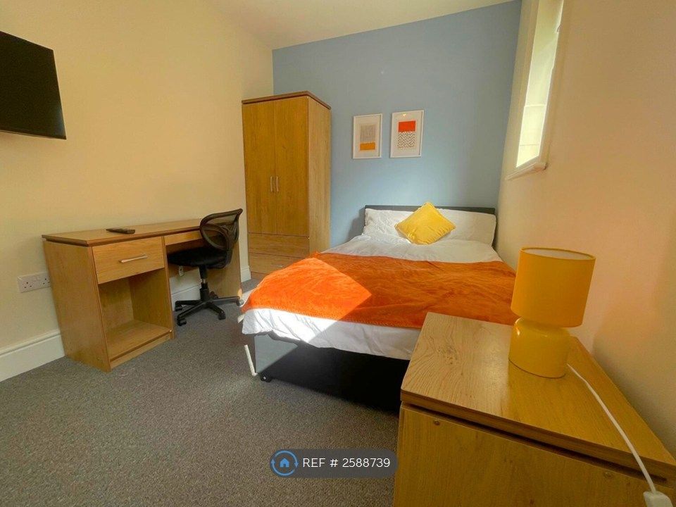 Property photo 2 of 11 Room 4