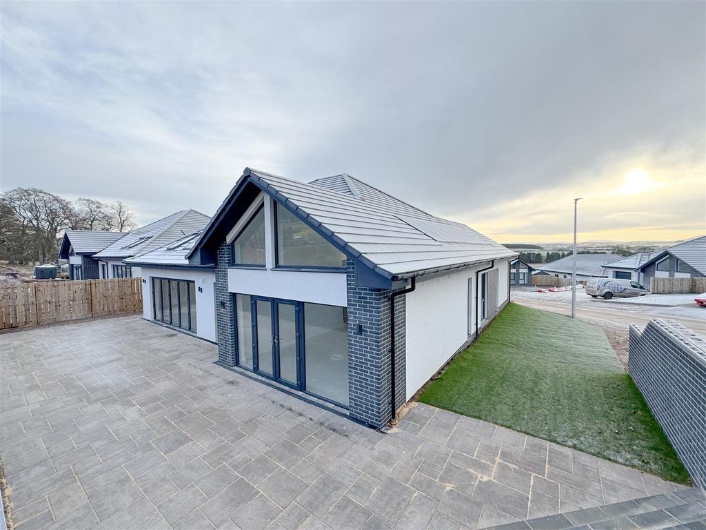 Property photo 3 of 28 External