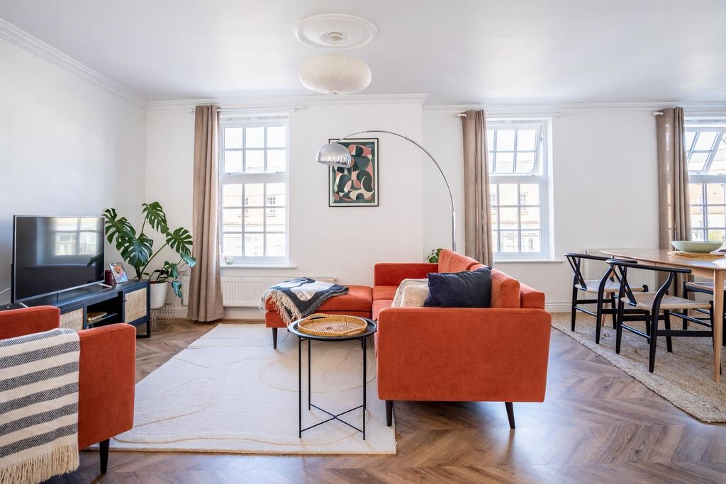 Property photo 2 of 17 Living Room