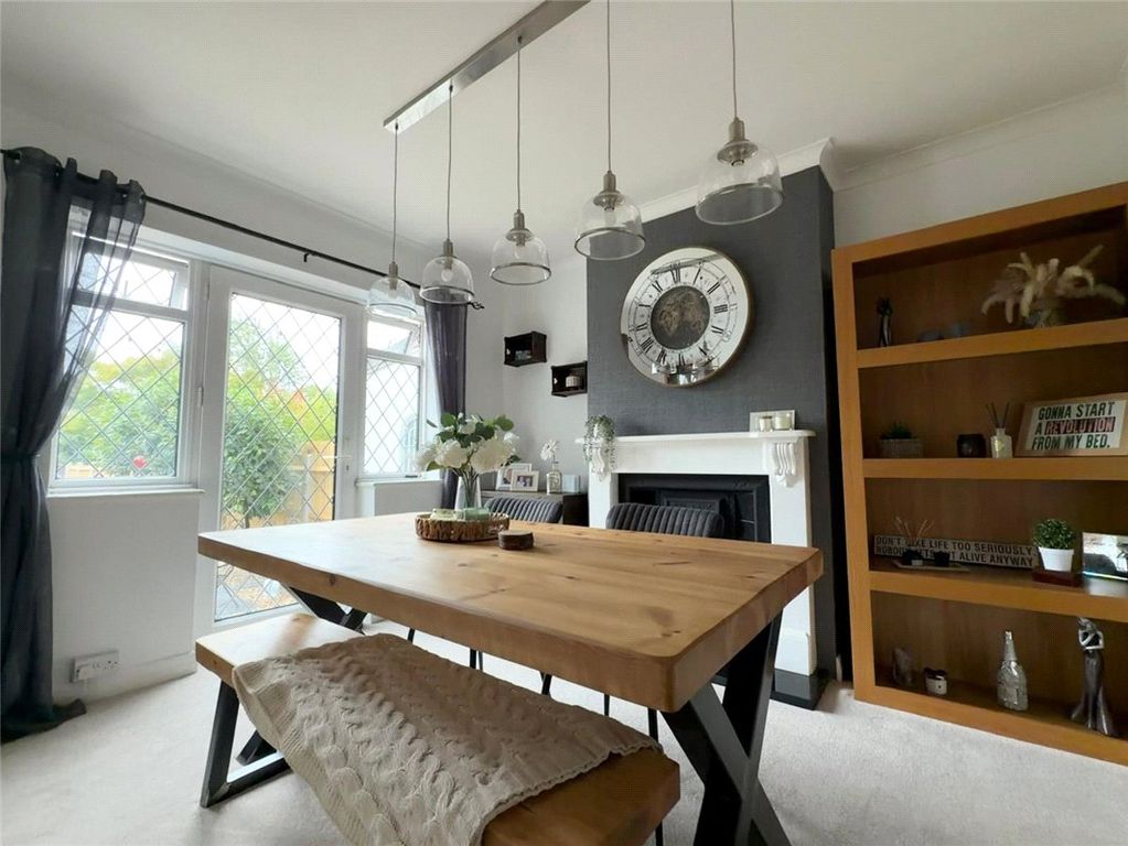 Property photo 3 of 34 Picture No. 12