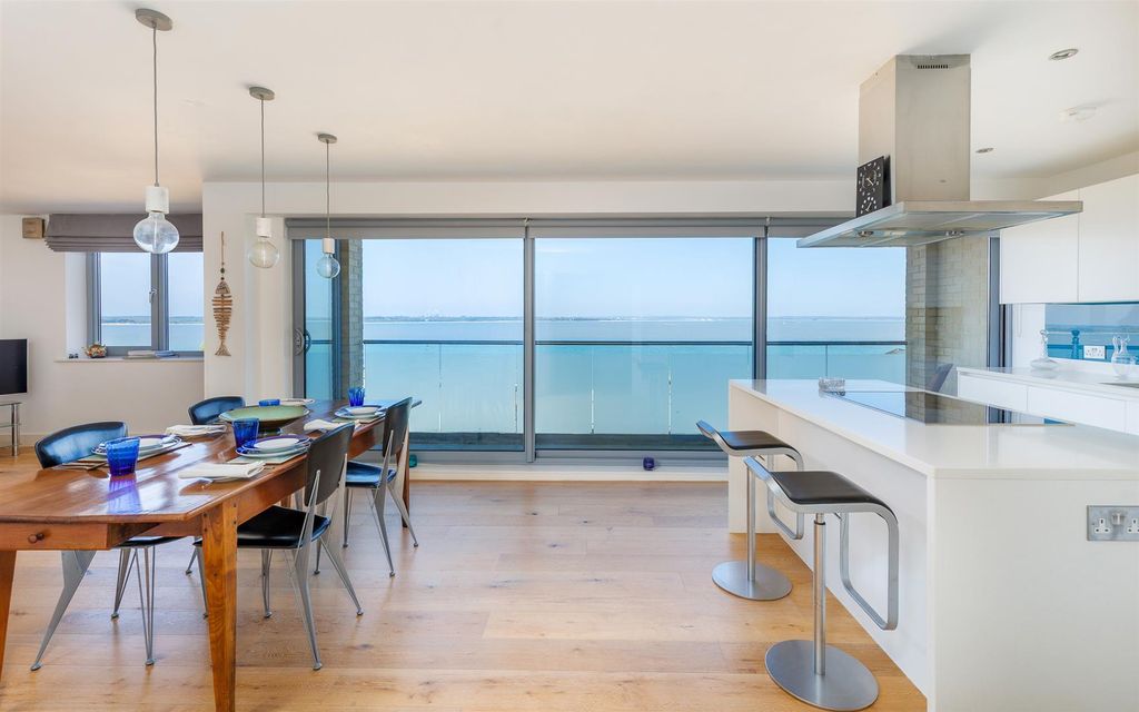 Property photo 2 of 21 Open Plan Kitchen/Living/Dining Room