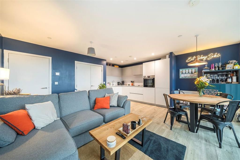 Property photo 2 of 8