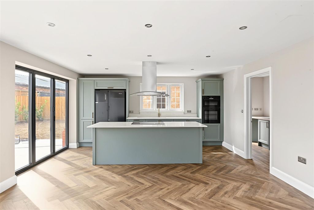 Property photo 2 of 17 Farmhouse-Close-19.Jpg