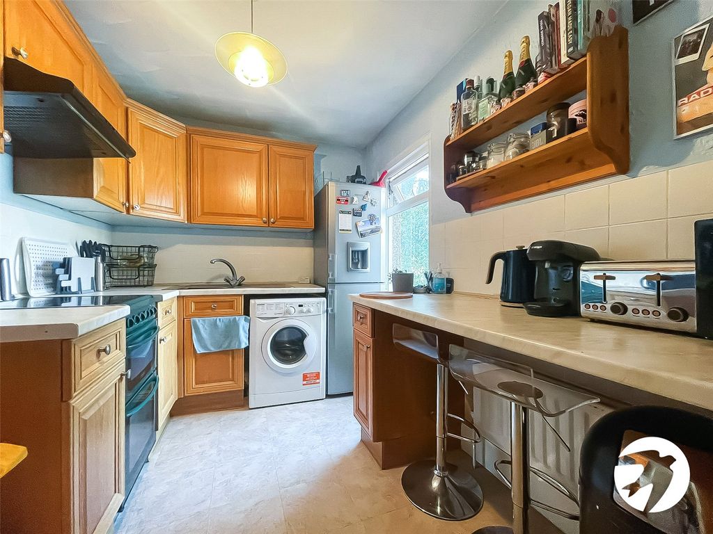 Property photo 3 of 5 Kitchen