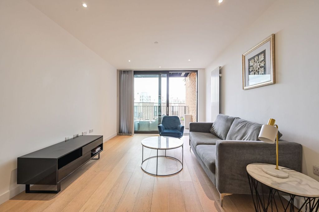 Property photo 1 of 18