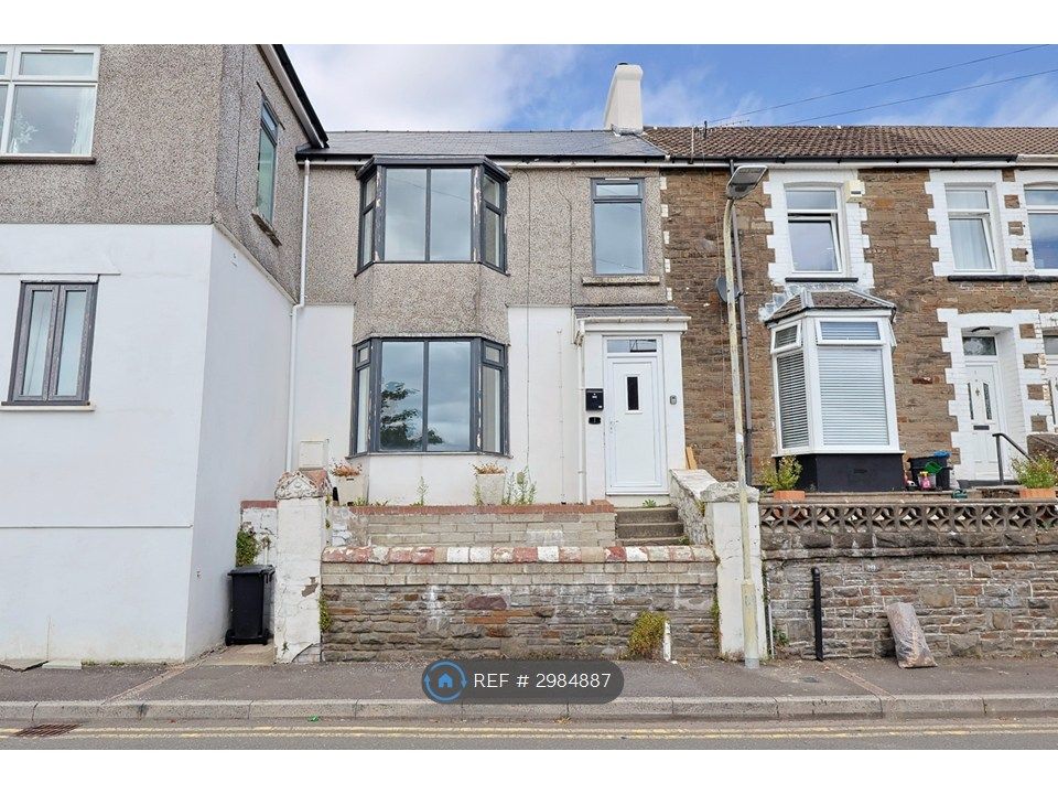 Property photo 3 of 35