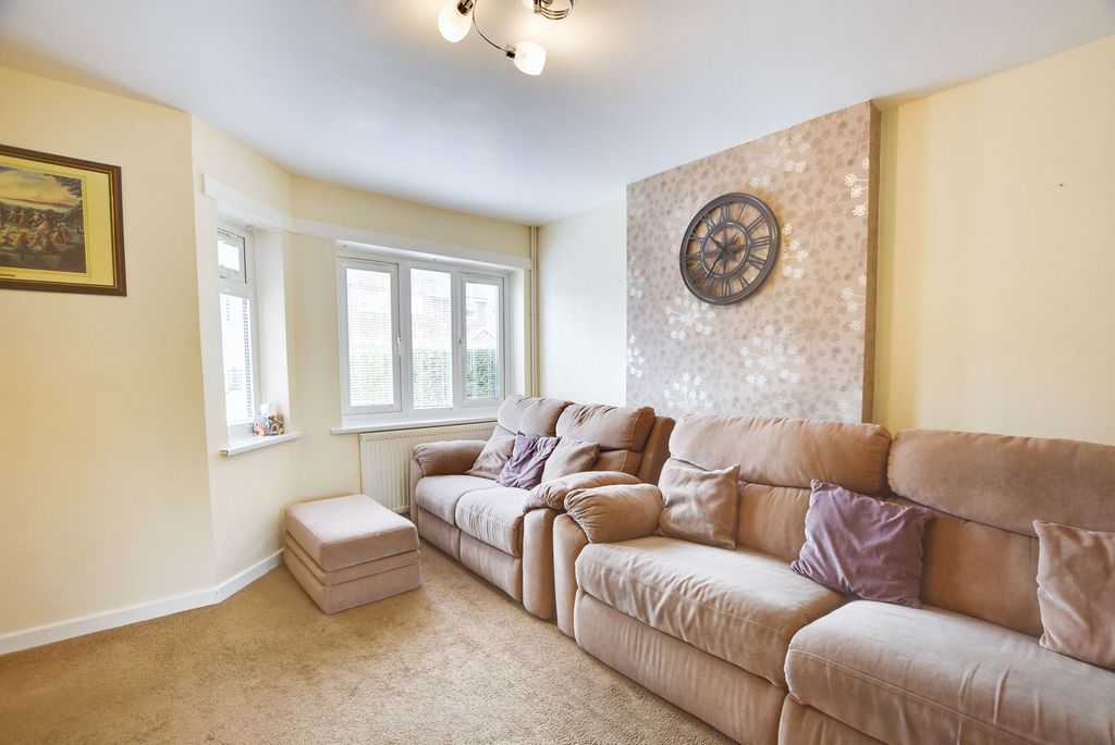 Property photo 2 of 19