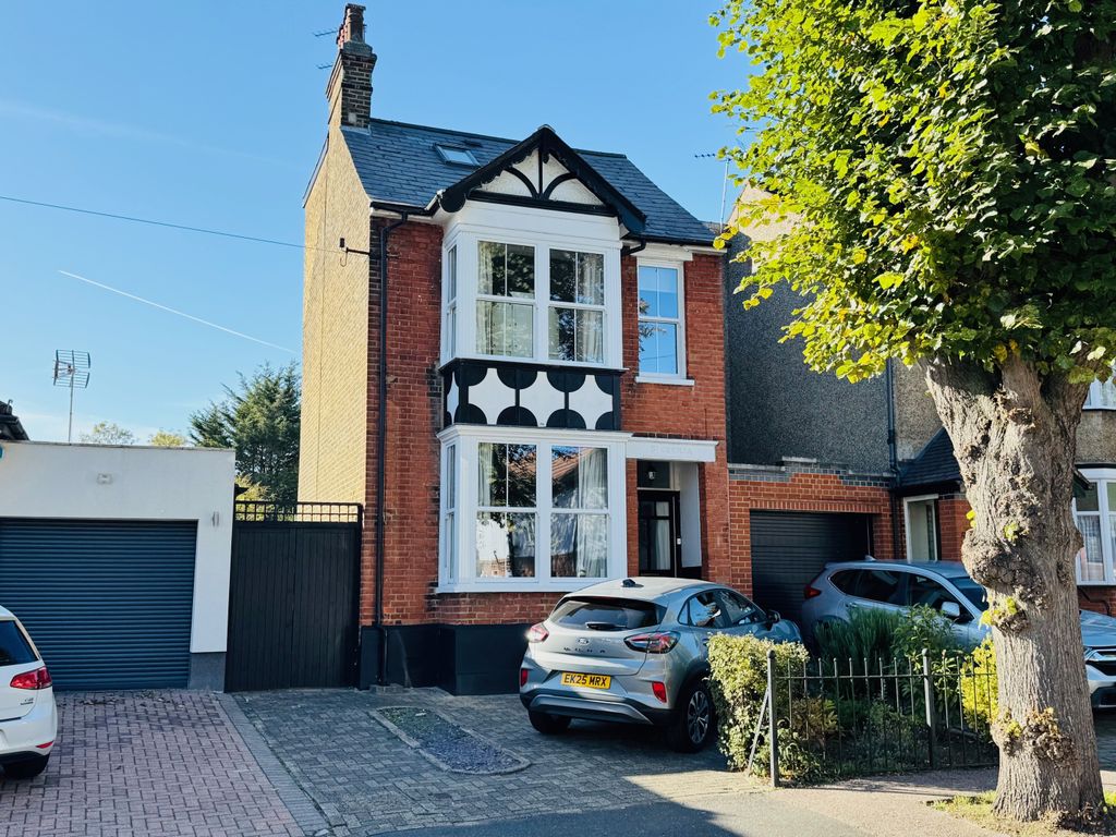 Property photo 1 of 28