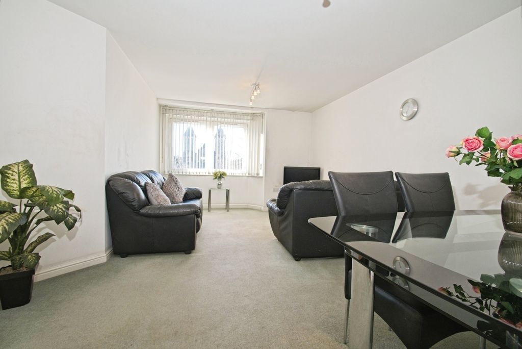 Property photo 1 of 13 Living/Dining Area