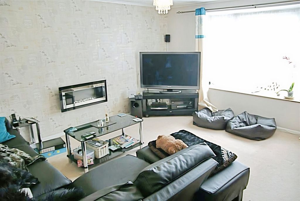 Property photo 2 of 7
