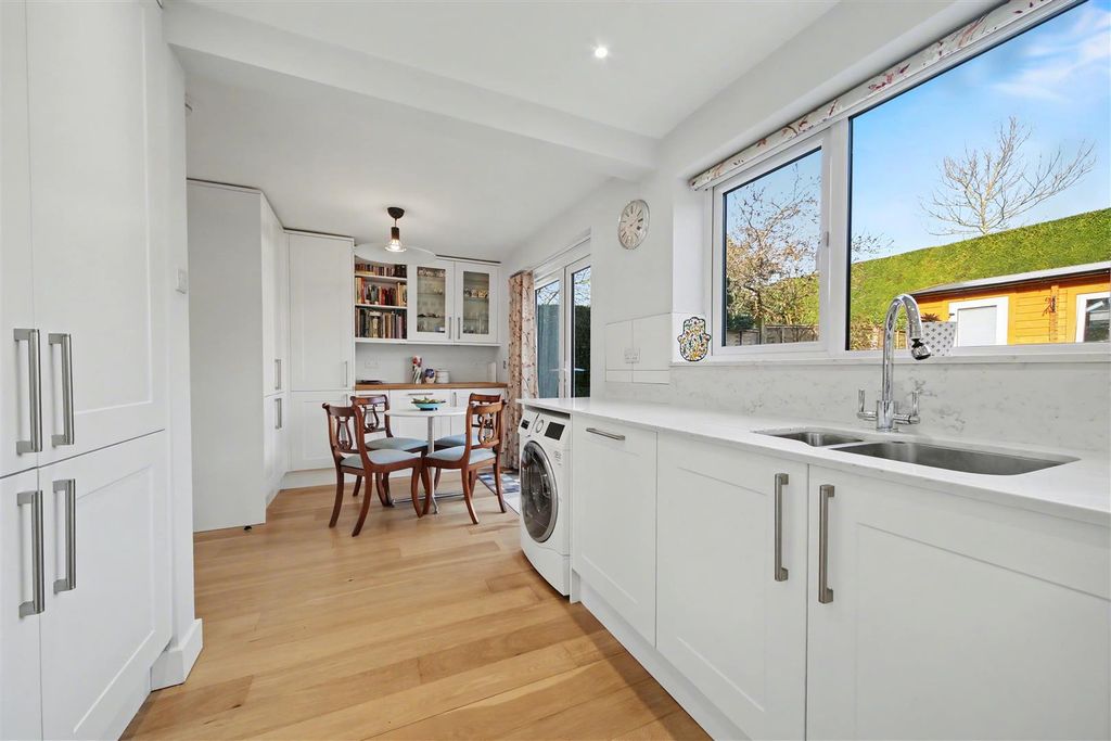 Property photo 3 of 17 Kitchen Diner.Jpg