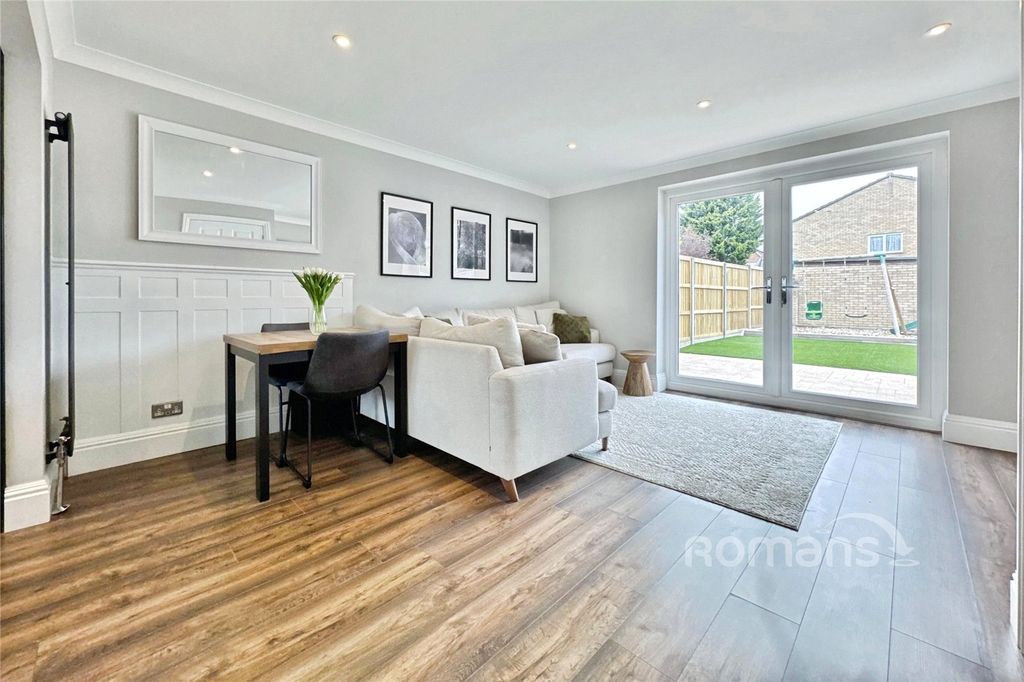 Property photo 3 of 15 Lounge Diner