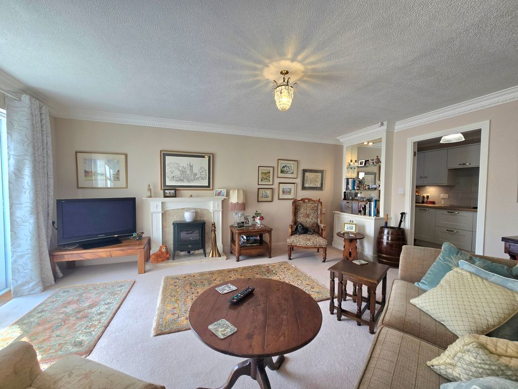 Property photo 3 of 11 Living Room 3