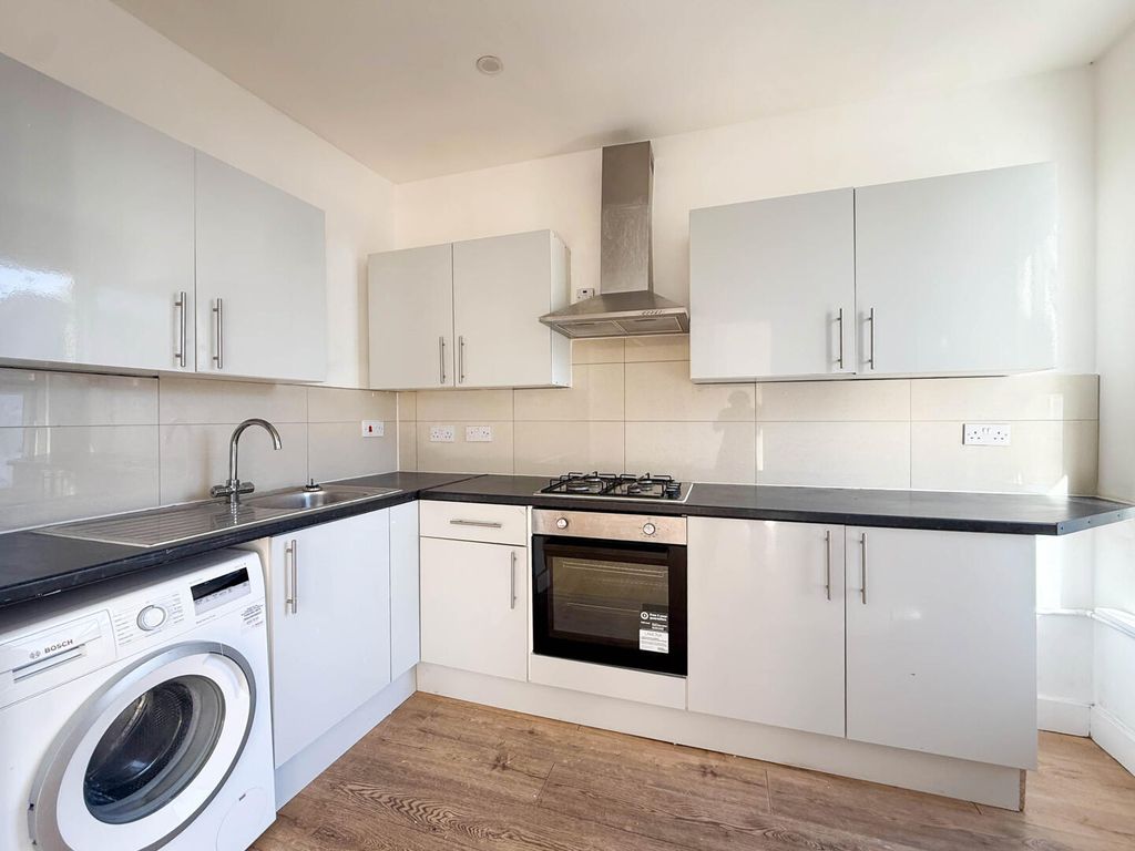 Property photo 2 of 12 Kitchen