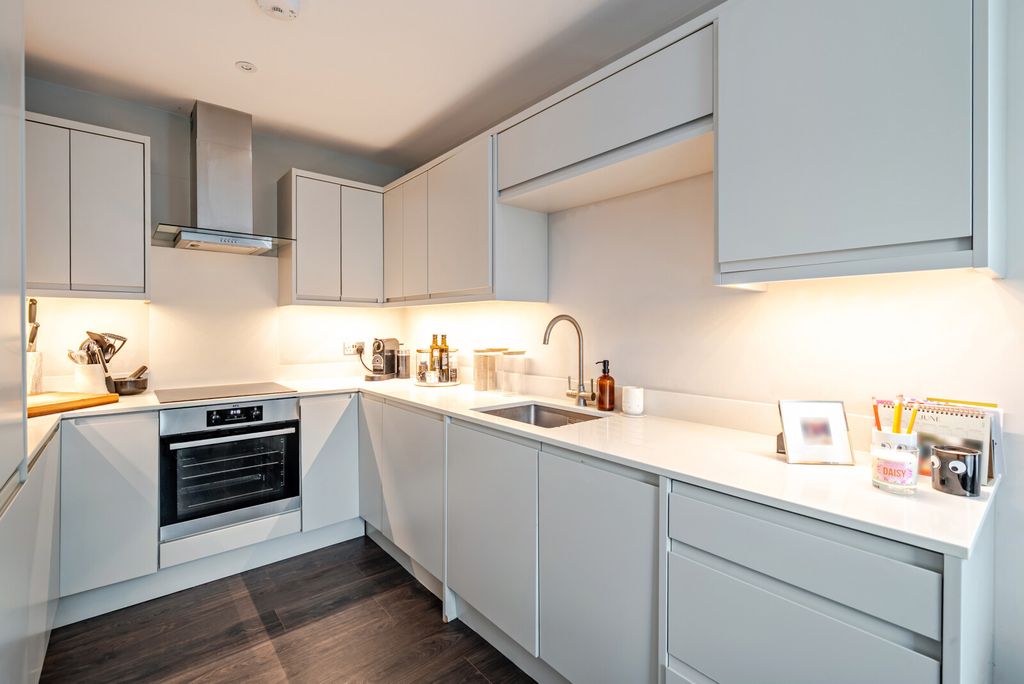Property photo 2 of 13 1-6A26A9d302c77-1...