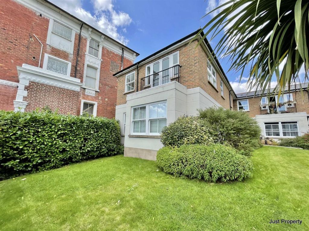 Property photo 1 of 20