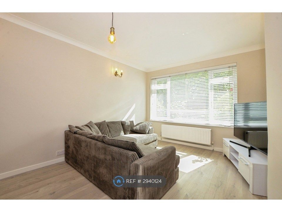 Property photo 3 of 28