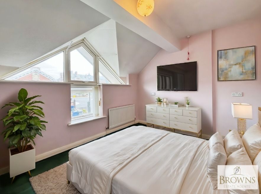 Property photo 1 of 18 4557570