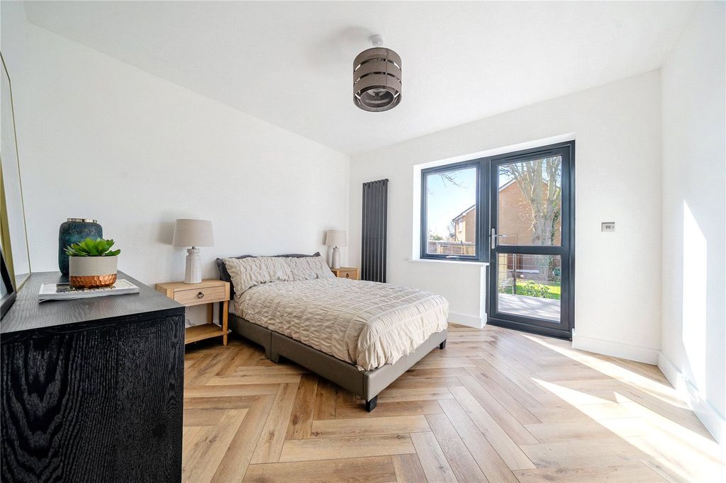 Property photo 3 of 13 Picture No. 02