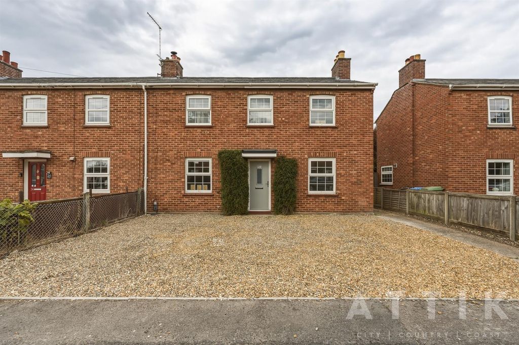 Property photo 1 of 28 Bolingbroke_002.Jpg