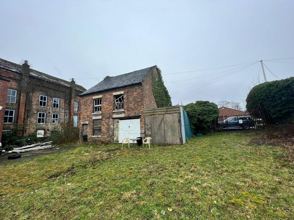 Property photo 2 of 19