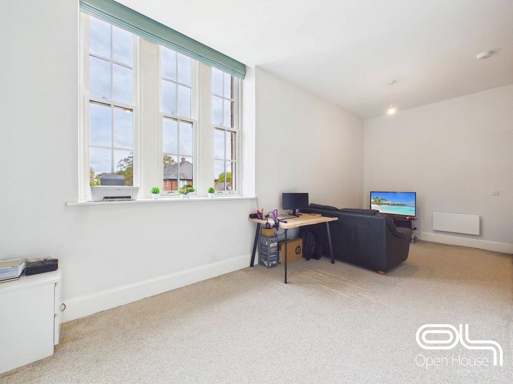 Property photo 3 of 15 Living Room